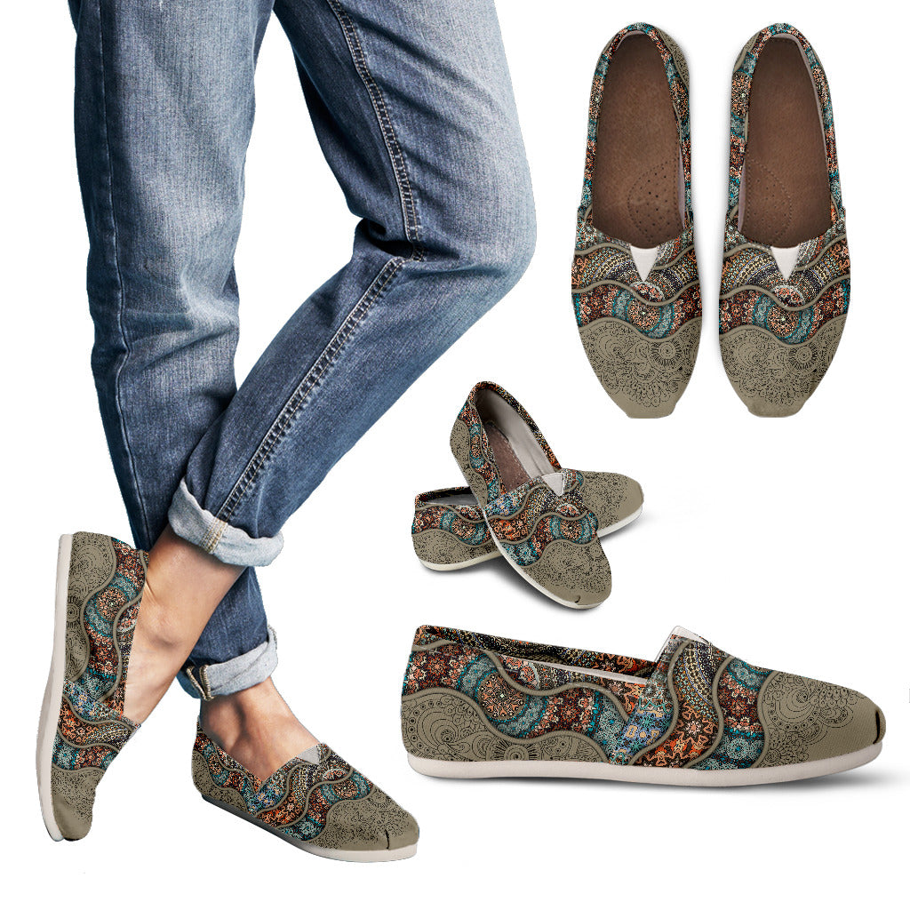 Casual Grey Paisley Mandala - TrendifyCo